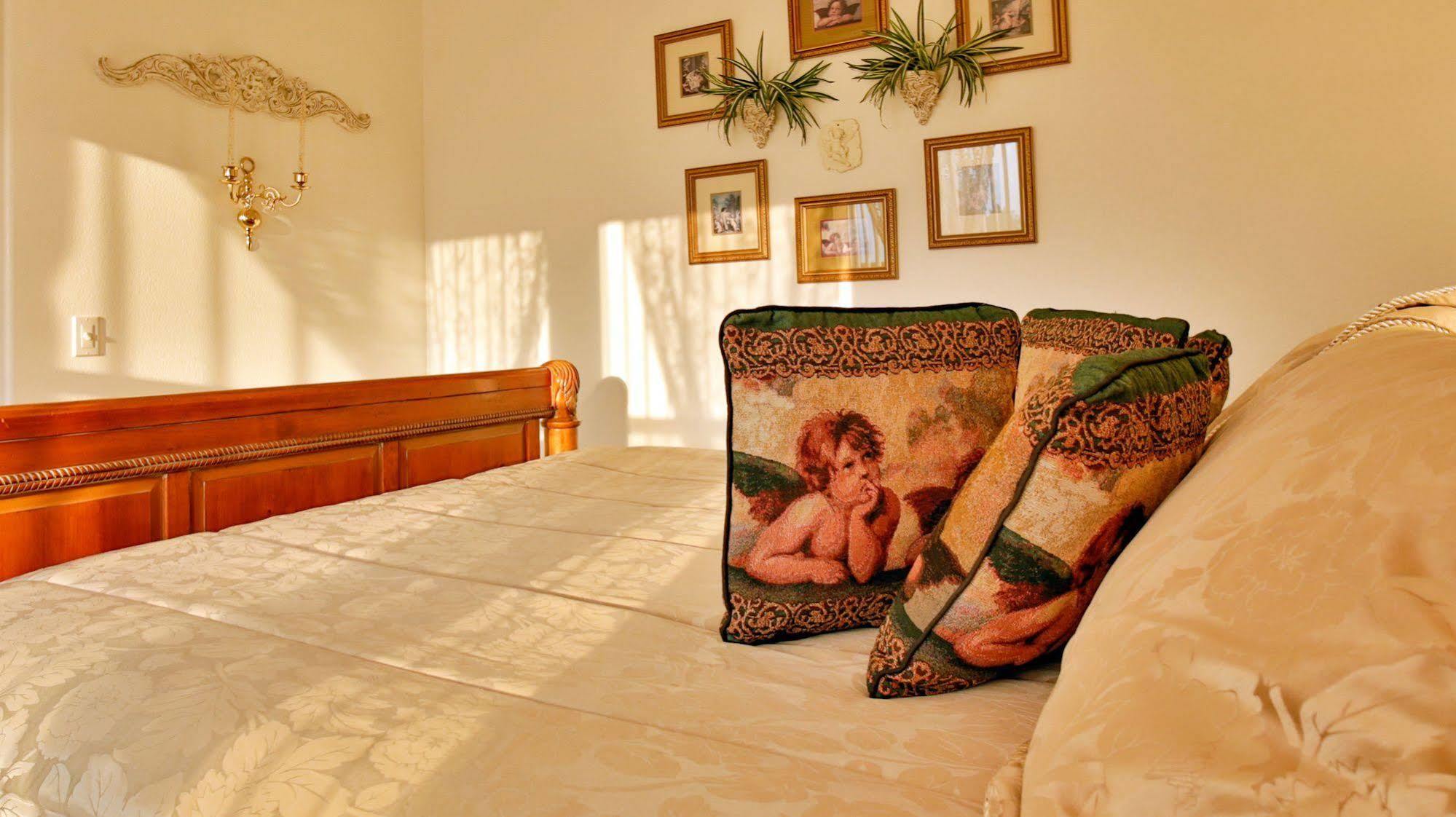 Dreamkatchers Lake Powell Bed & Breakfast Big Water Esterno foto